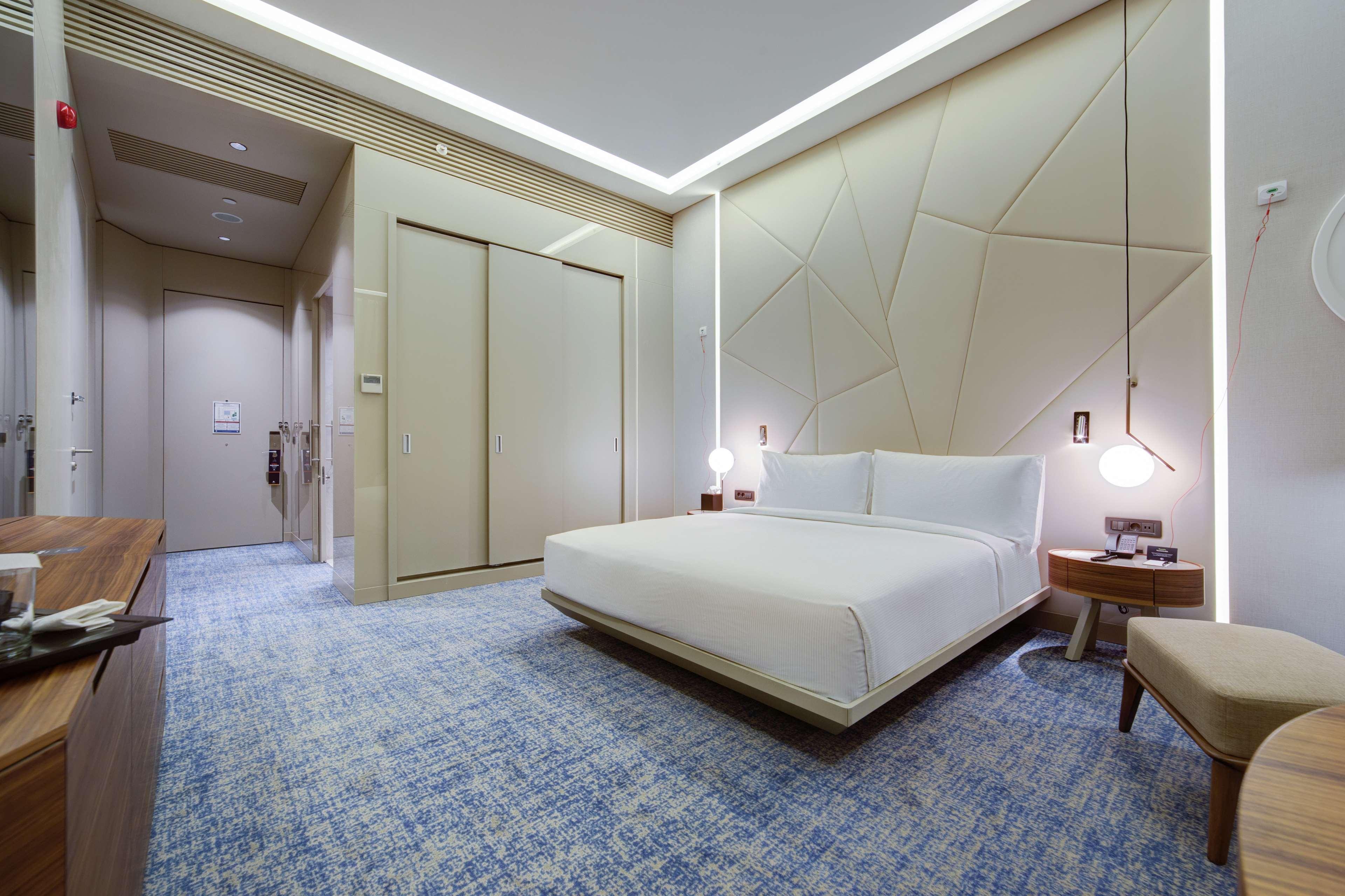 Doubletree By Hilton Adana Hotel Екстериор снимка