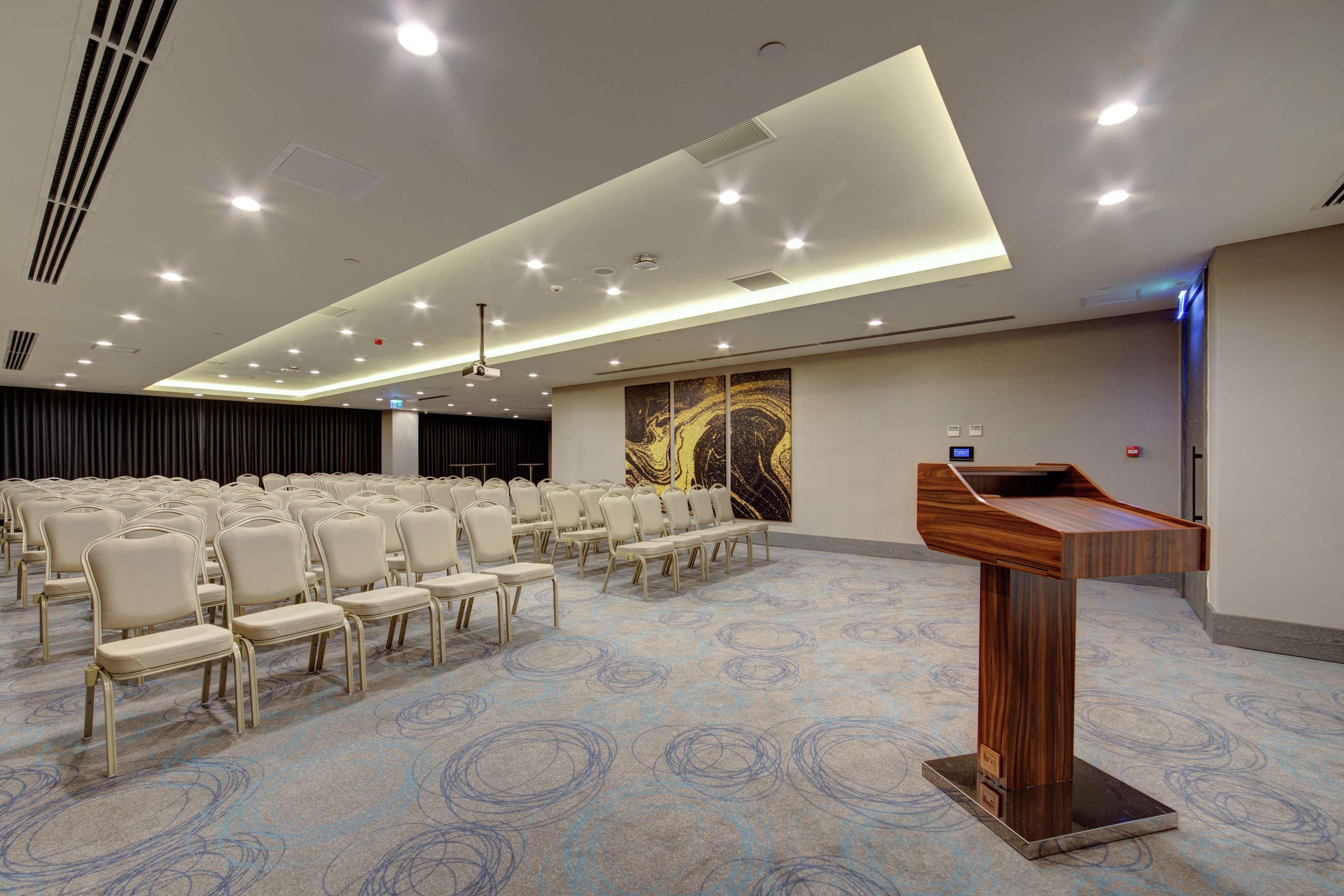 Doubletree By Hilton Adana Hotel Екстериор снимка