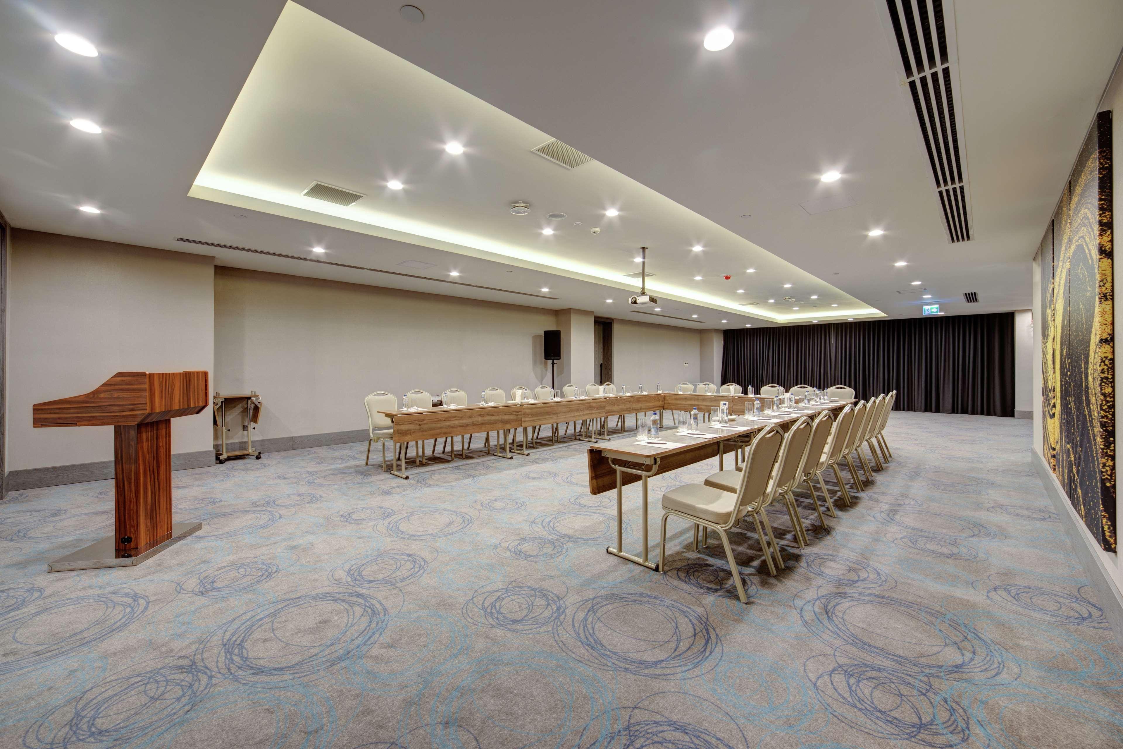 Doubletree By Hilton Adana Hotel Екстериор снимка