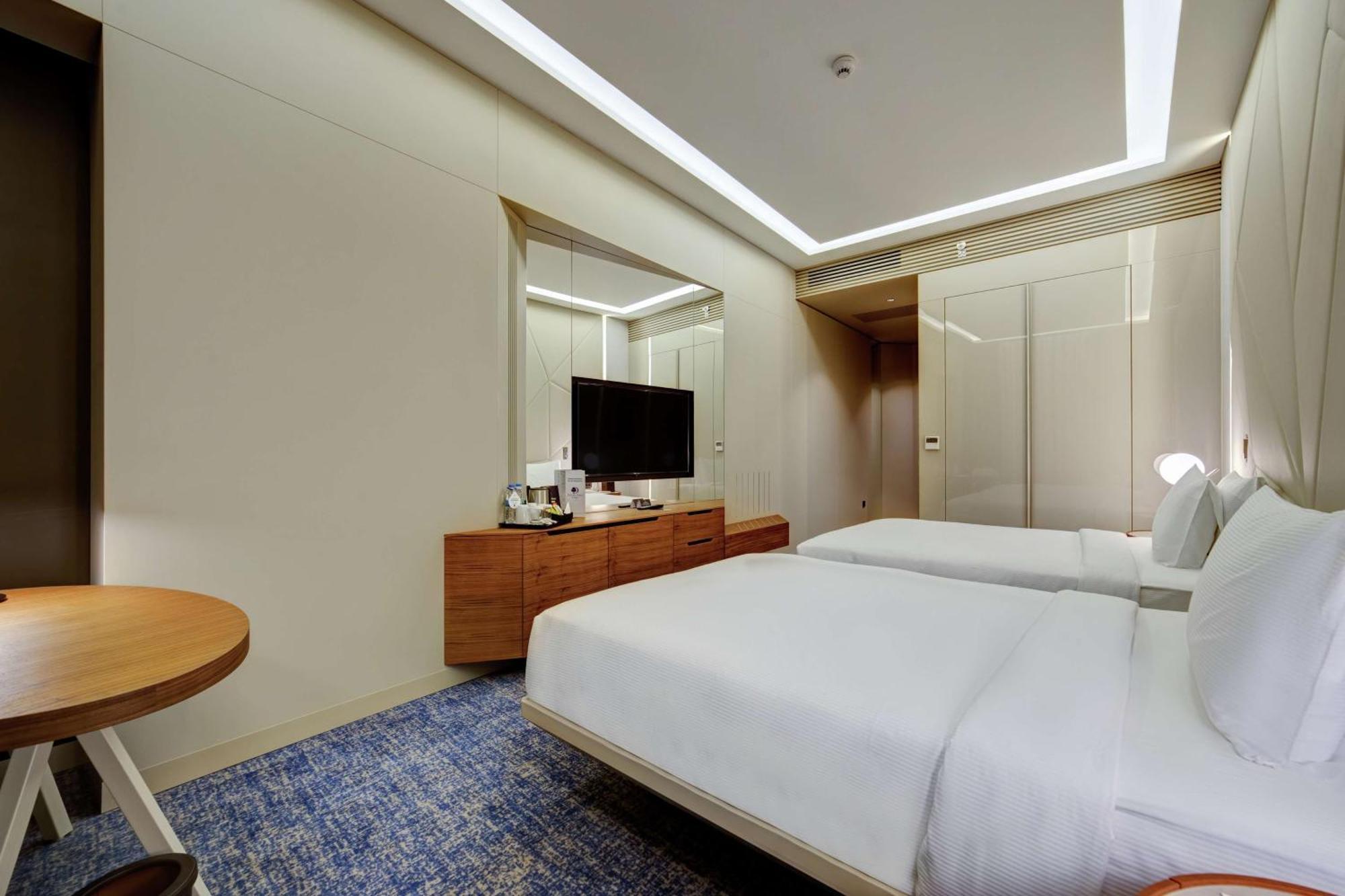 Doubletree By Hilton Adana Hotel Екстериор снимка