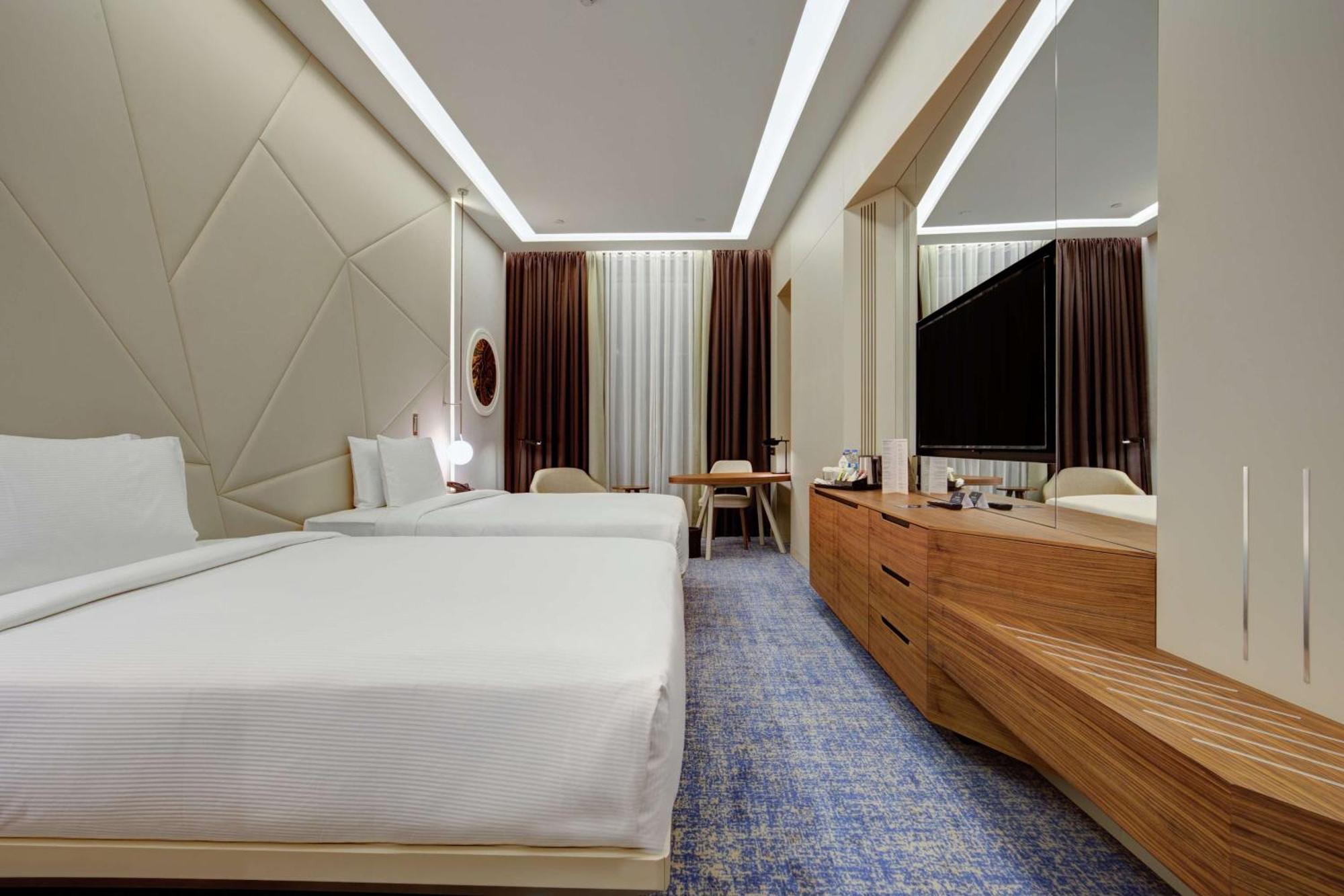 Doubletree By Hilton Adana Hotel Екстериор снимка