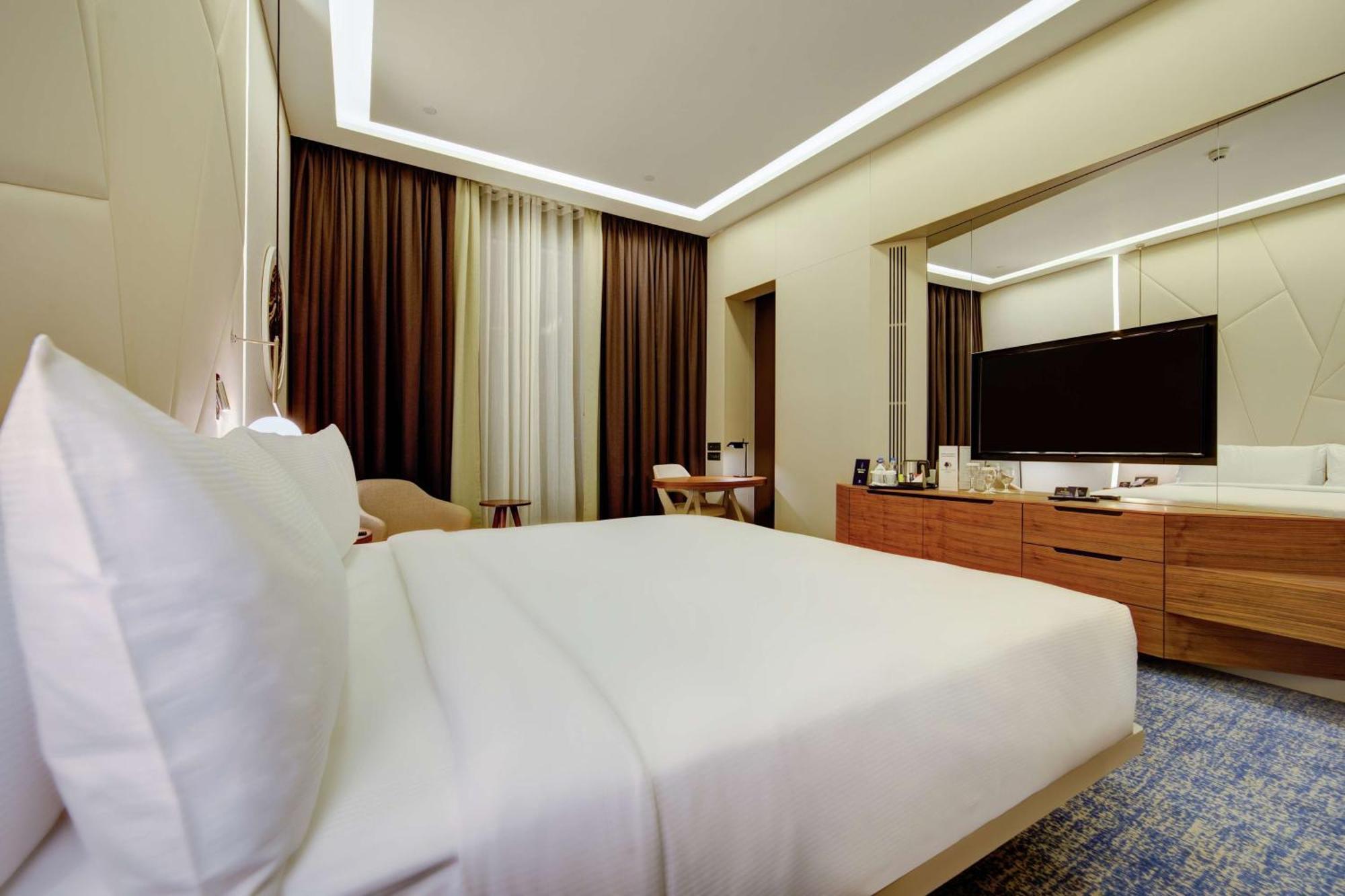 Doubletree By Hilton Adana Hotel Екстериор снимка