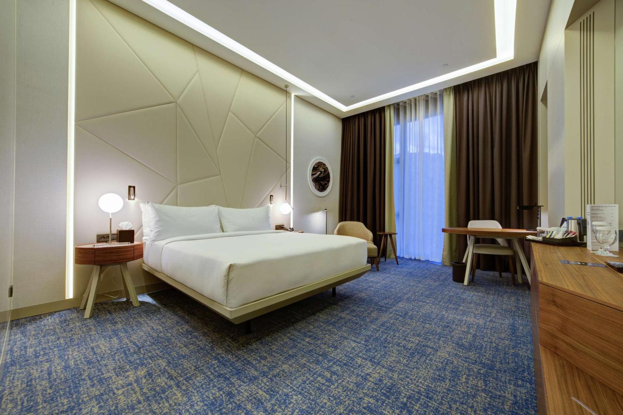 Doubletree By Hilton Adana Hotel Екстериор снимка